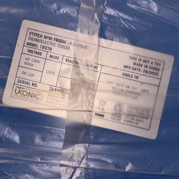 Disney Stitch Mini Fridge - Blue - Picture 6 of 7